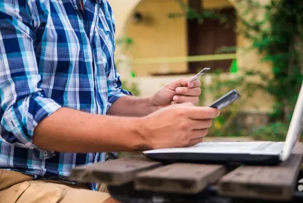 changement de vitre de téléphone à La Crèche